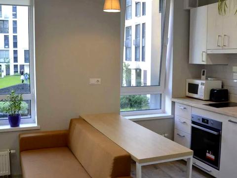 квартира за адресою Київ, Салютна вул., 2