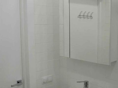 квартира за адресою Київ, Салютна вул., 2