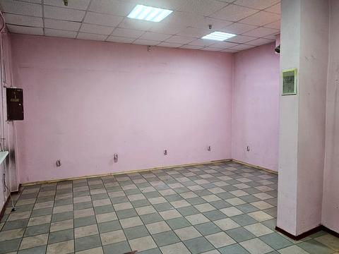 комерційна за адресою Чорновола вул., 122