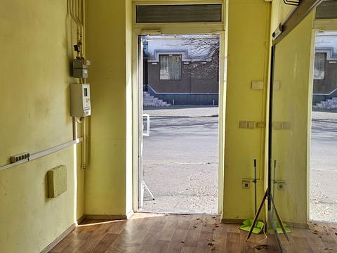 комерційна за адресою Чорновола вул., 122