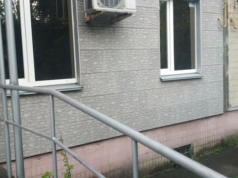 комерційна за адресою Гната Юри вул., 16