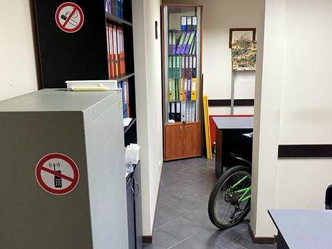 комерційна за адресою Гната Юри вул., 16