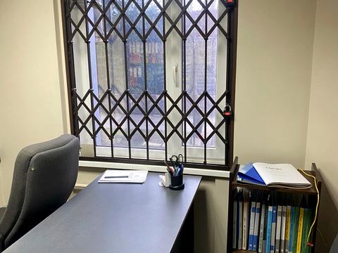 комерційна за адресою Гната Юри вул., 16