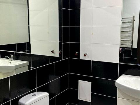 комерційна за адресою Вишнева вул., 36