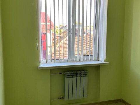 комерційна за адресою Вишнева вул., 36