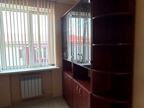 комерційна за адресою Вишнева вул., 36