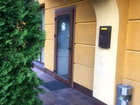 комерційна за адресою Вишнева вул., 36