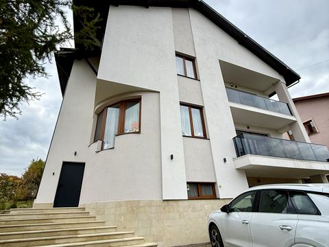 будинок за адресою с. Поршна, Озерна