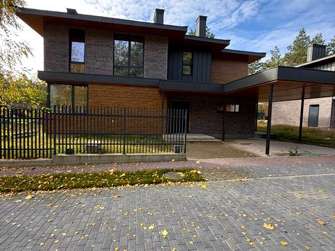 будинок за адресою Лісова