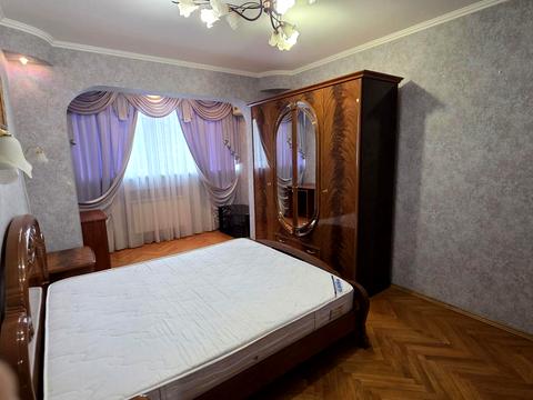 квартира за адресою Вахтанга Кікабідзе вул. (Булгакова), 3