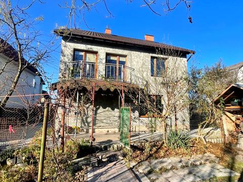 будинок за адресою с. Скнилів, Садова, 6