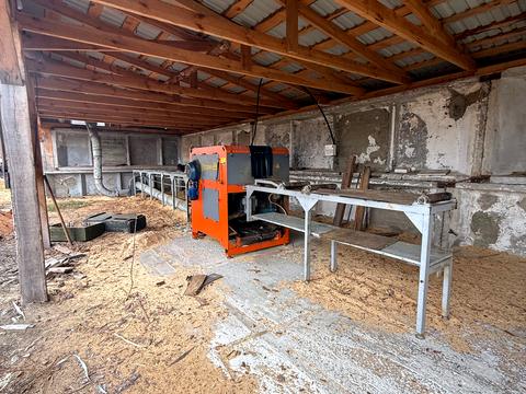 комерційна за адресою Травнева, 12