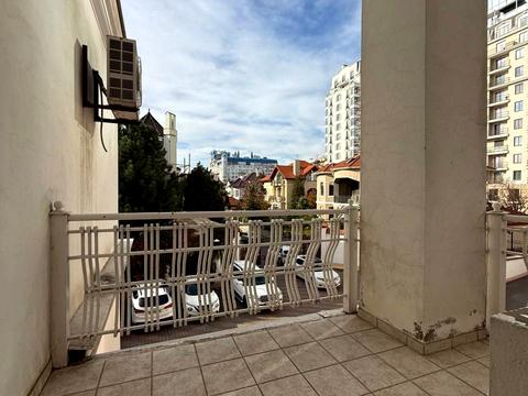 квартира за адресою Андрія Гулого-Гуленка вул. (Віце-адмірала Азарова), 13