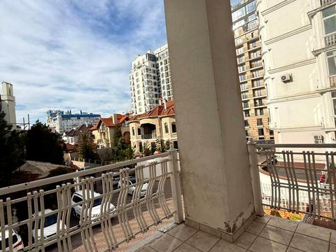 квартира за адресою Андрія Гулого-Гуленка вул. (Віце-адмірала Азарова), 13