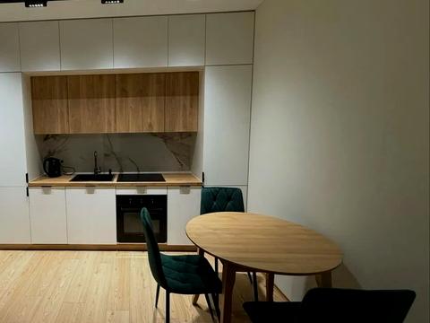 квартира за адресою Салютна вул., 2