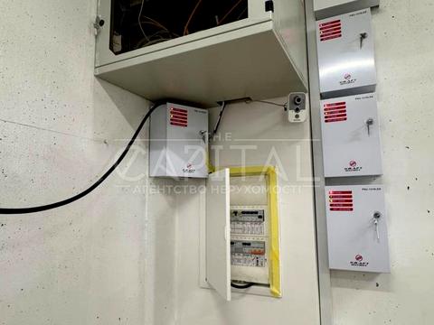 комерційна за адресою Дніпровська набережна вул., 17