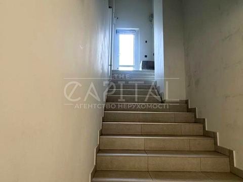 комерційна за адресою Дніпровська набережна вул., 17