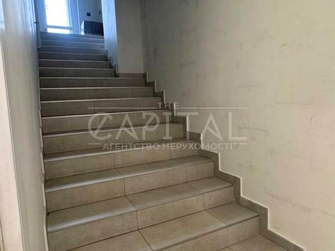 комерційна за адресою Дніпровська набережна вул., 17