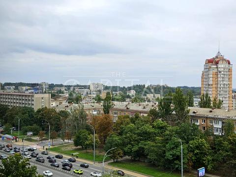 коммерческая по адресу Николая Михновского бульв. (Дружбы Народов), 19