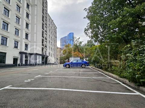 коммерческая по адресу Николая Михновского бульв. (Дружбы Народов), 19