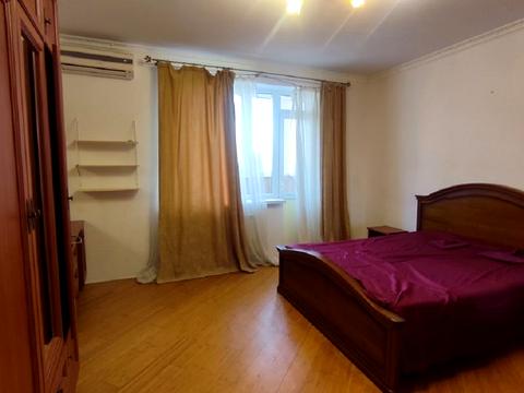 квартира за адресою Дніпровська набережна вул., 23