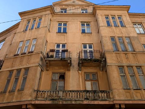 коммерческая по адресу Ярослава Стецько ул., 6