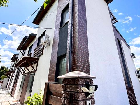 будинок за адресою Українська вул.