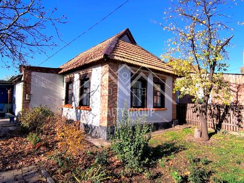 будинок за адресою Хотинська вул. (Каракозова), 11