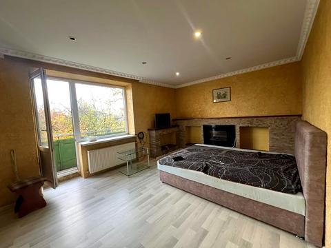 квартира за адресою Українська вул., 90