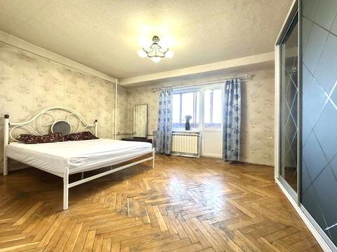 квартира за адресою Русанівський бульв., 10