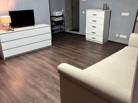 квартира за адресою Київ, Брюллова вул., 12