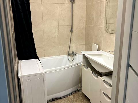 квартира за адресою Київ, Брюллова вул., 12