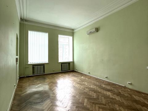 комерційна за адресою Еспланадна вул., 2