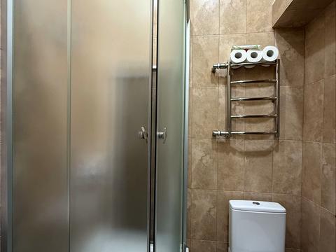 комерційна за адресою Еспланадна вул., 2