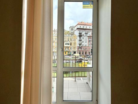 комерційна за адресою Еспланадна вул., 2