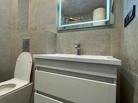 квартира за адресою Салютна вул., 2к17