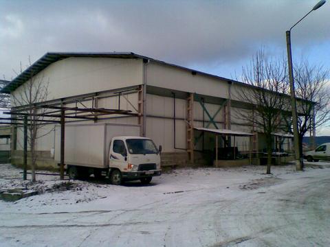 комерційна за адресою Максимовича вул., 4