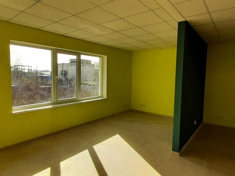 коммерческая по адресу Максимовича ул., 4