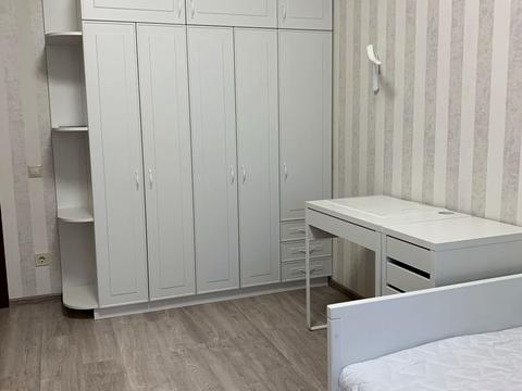 квартира за адресою Софії Русової вул., 1