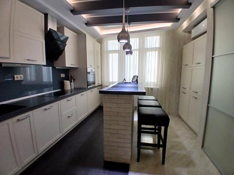 квартира за адресою Анни Ахматової вул., 22