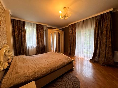 дом по адресу Лесі Українки