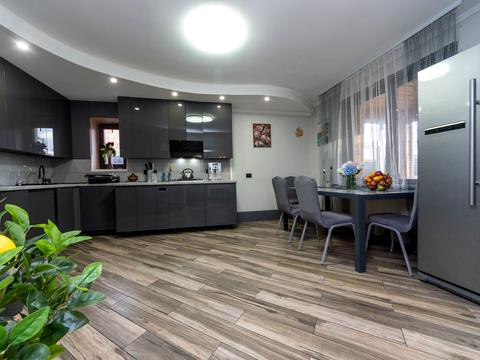 дом по адресу Володимира Дурдуківського ул., 25