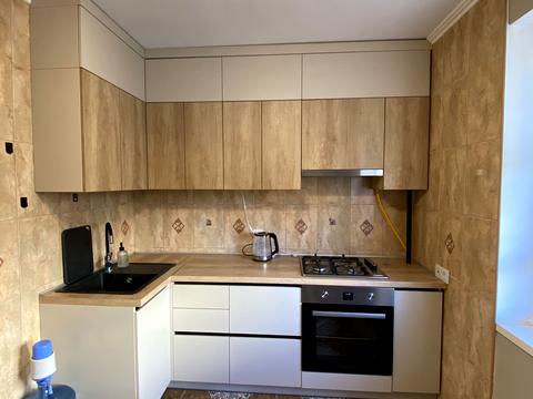 квартира за адресою Володимира Момота вул., 42