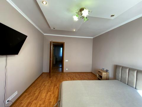 квартира за адресою Володимира Момота вул., 42