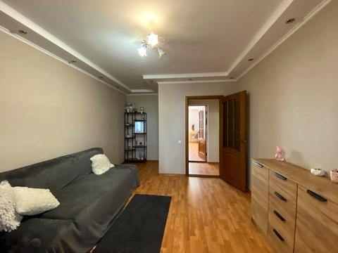 квартира за адресою Володимира Момота вул., 42