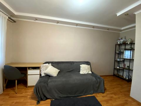 квартира за адресою Володимира Момота вул., 42