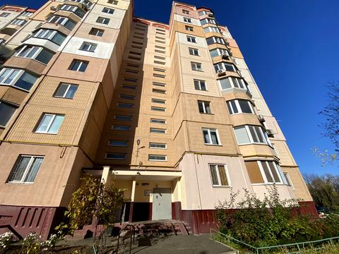 квартира за адресою Володимира Момота вул., 42