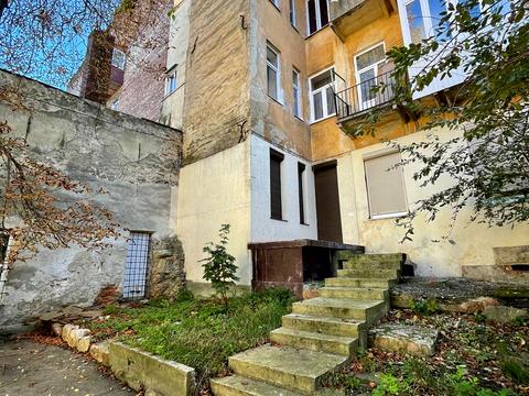 коммерческая по адресу Гетьмана Дорошенко ул. (Жовтневая), 30