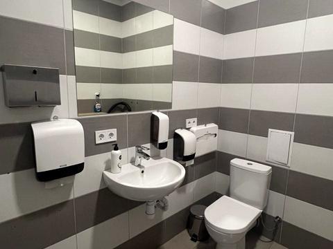 комерційна за адресою Угорська, 12