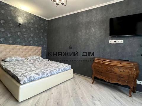 квартира за адресою Софії Русової вул., 7